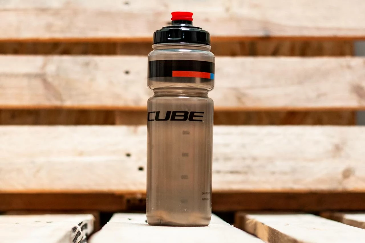 Cube Drinking Bottle 0,75l TEAMLINE Black N Red N Blue - Image 5