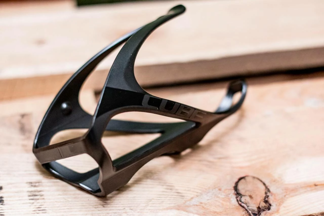 Cube HPP Bottle Cage Matt Irridium N Glossy Black - Image 3