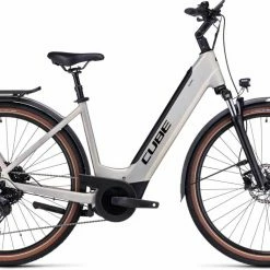 Cube Touring Hybrid Pro 625 Pearlysilver N Black Touring E-Bike Easy Entry