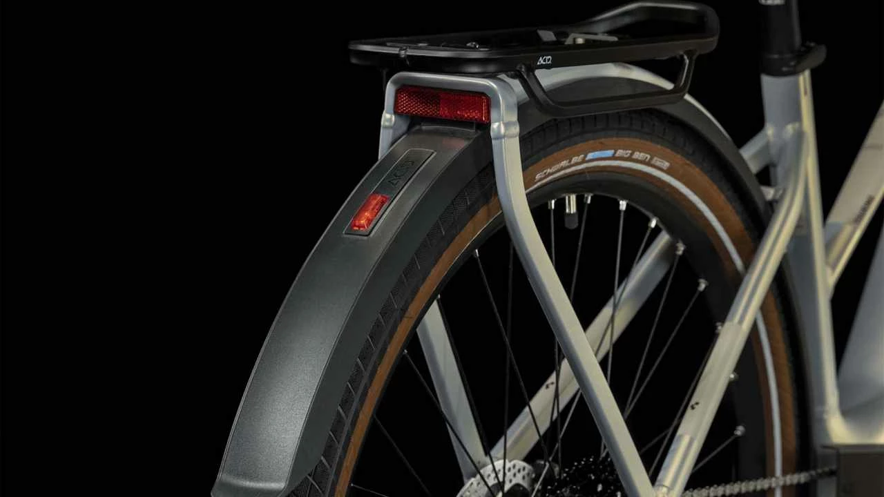 Cube Touring Hybrid Pro 625 Pearlysilver N Black Touring E-Bike Women - Image 4