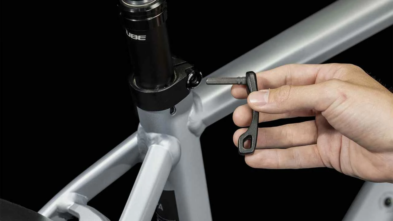 Cube Nuride Hybrid EXC 625 Allroad Polarsilver N Black Touring E-Bike Men - Image 4