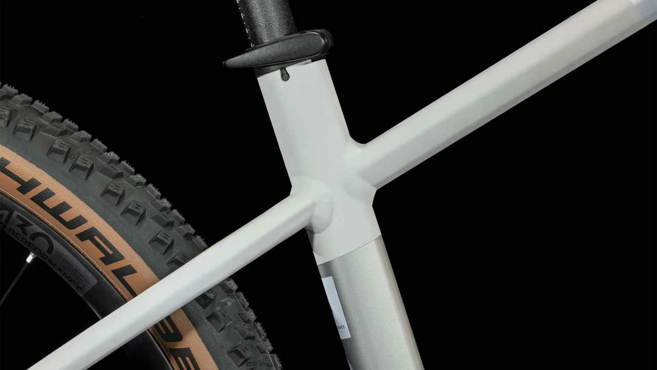 Cube Reaction Hybrid SLT 750 Silver N Cream E-Bike Hardtail Mountainbike - Image 6