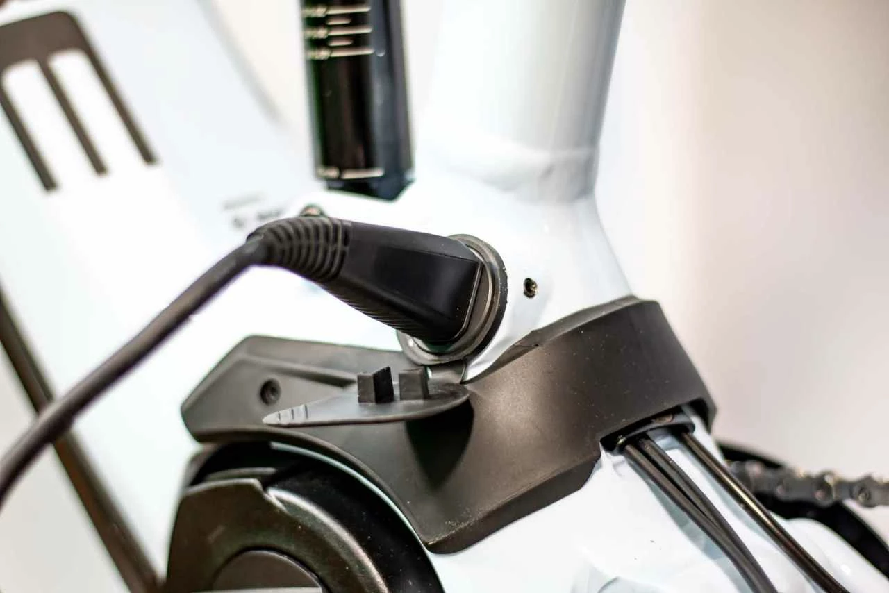 Cube Stereo Hybrid 120 Pro 750 Flashwhite N Black E-Bike Fully Mountainbike - Image 14